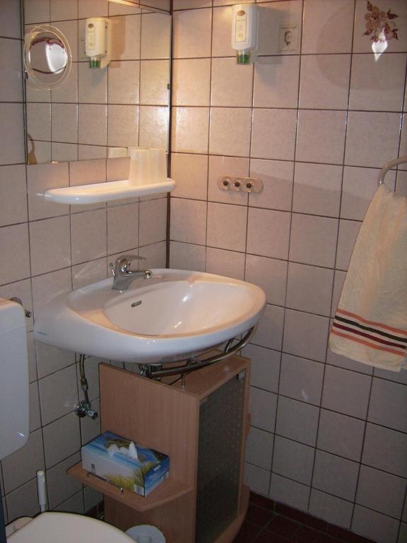 Gaestehaus Hochrhoenblick Schönau an der Brend Δωμάτιο φωτογραφία